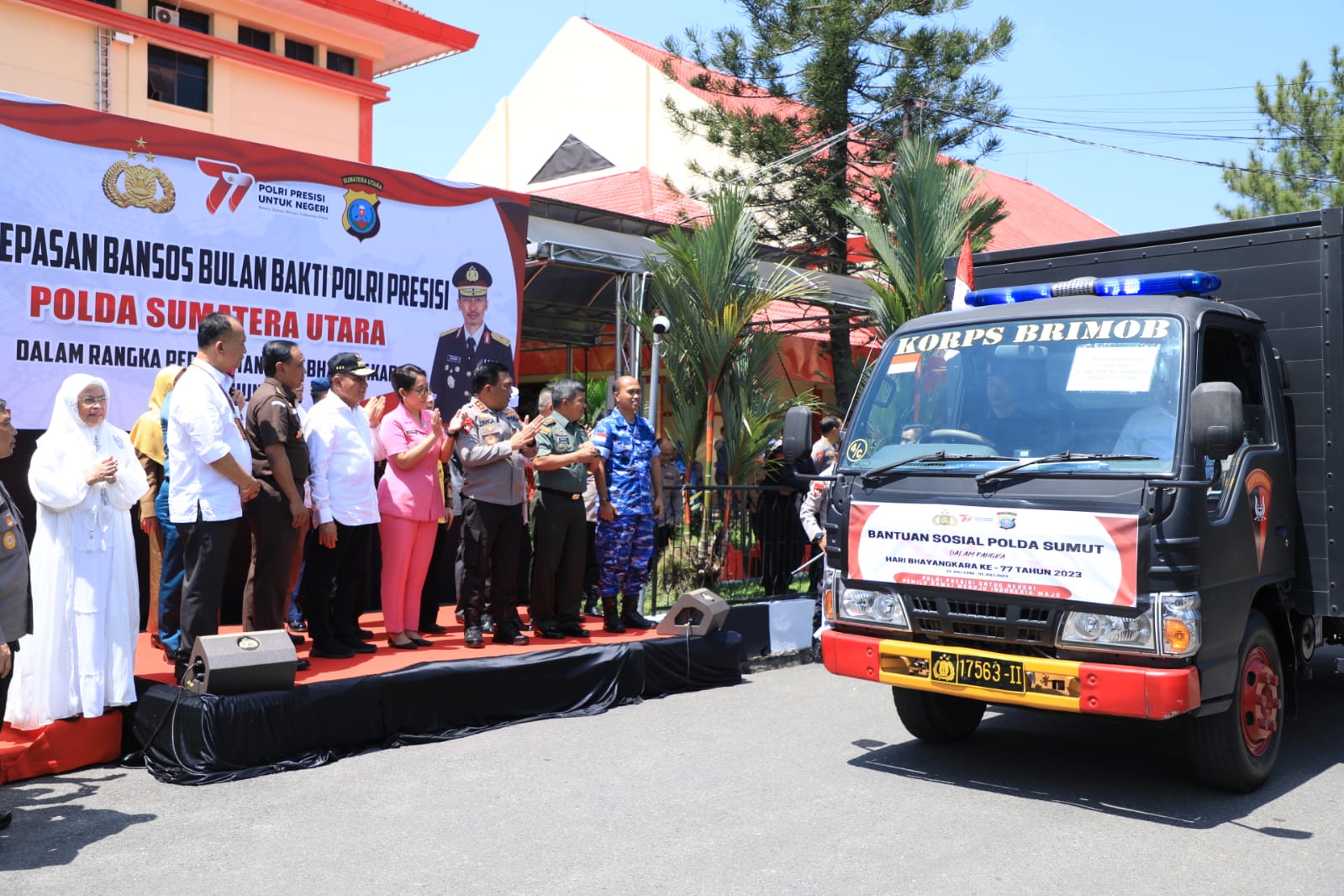 Bulan Bakti Polri Sambut Hari Bhayangkara, Polda Sumut Salurkan 11.979 Paket Sembako