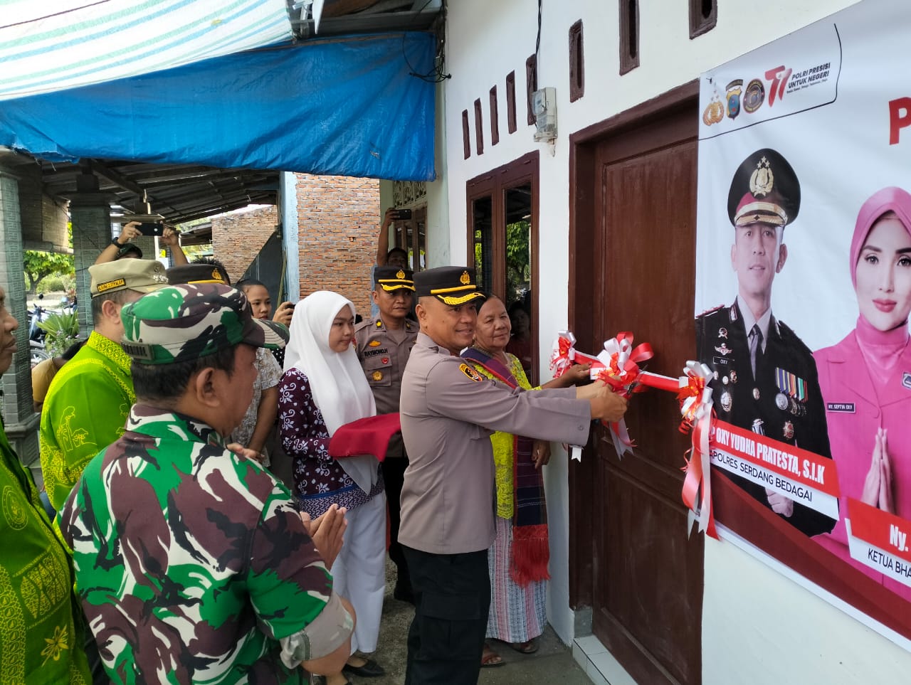 Polres Sergai Laksanakan Pengguntingan Pita dan Penyerahan Kunci Bedah Rumah