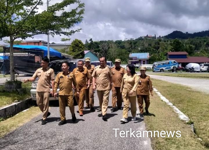 Wakil Bupati Pakpak Bharat Tinjau Persiapan Tempat Pelaksanaan Perayaan HUT Pakpak Bharat ke 20