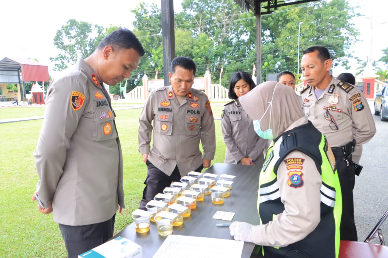 Mendadak, Kapolres Labuhanbatu Tes Urin Seluruh Personil Sipropam
