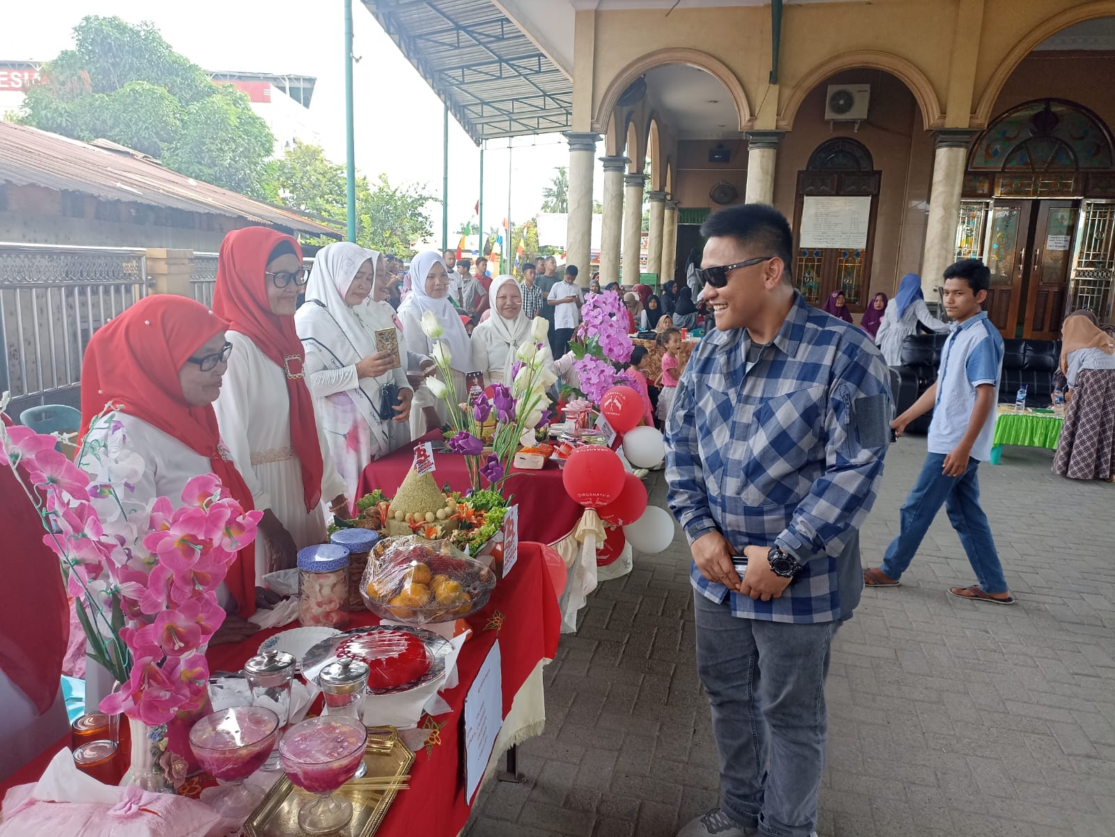 Kapolres Binjai hadir di acara lomba nasi Tumpeng dan resmikan sekolah madrasah