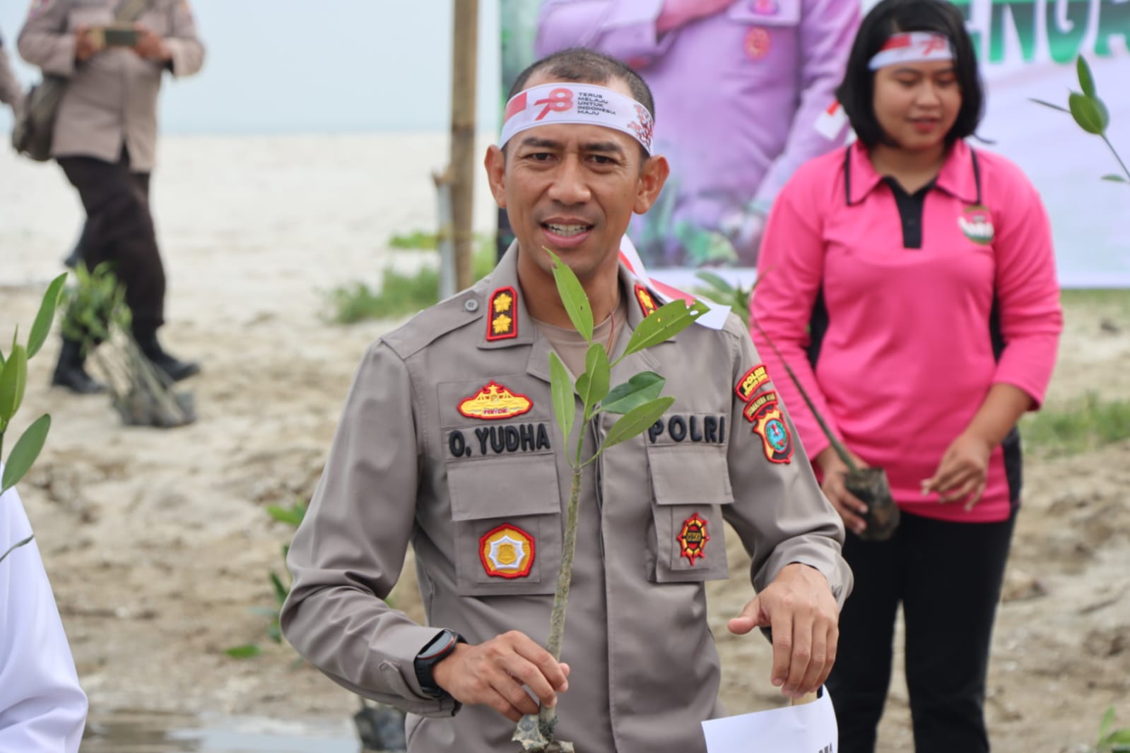 Lestarikan Negeri Penghijauan Sejak Dini, Polres Sergai Lakukan Tanam Manggrove Serentak
