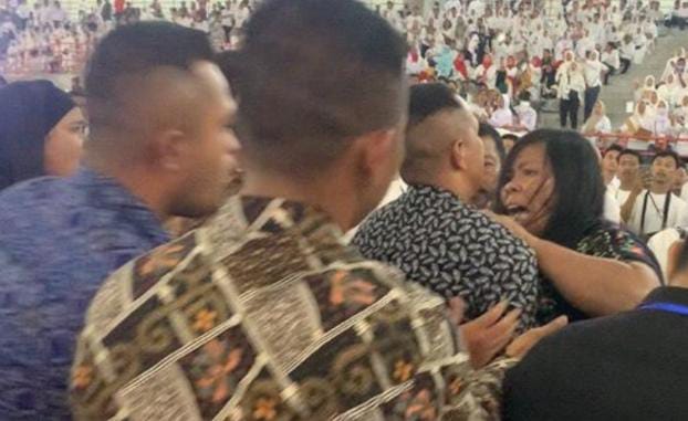 Kesigapan Paspampres Cegah Keributan Akibat Aksi Perempuan Gangguan Jiwa