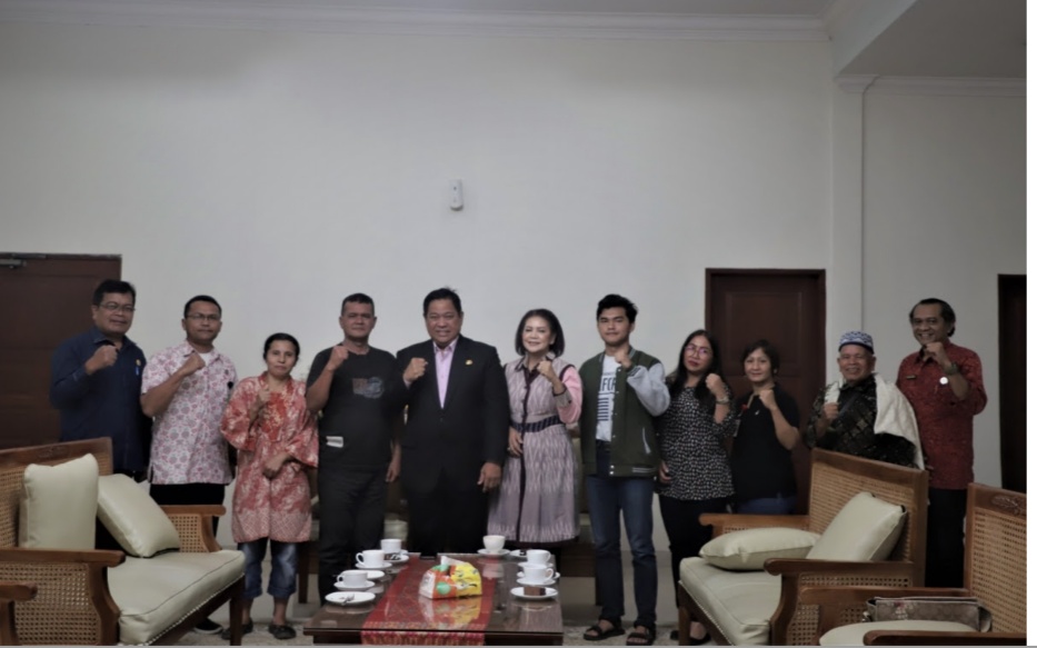 Dapat Beasiswa Kuliah di Kanada, Bupati Dairi Sampaikan Rasa Bangga ke Miguel Tampubolon