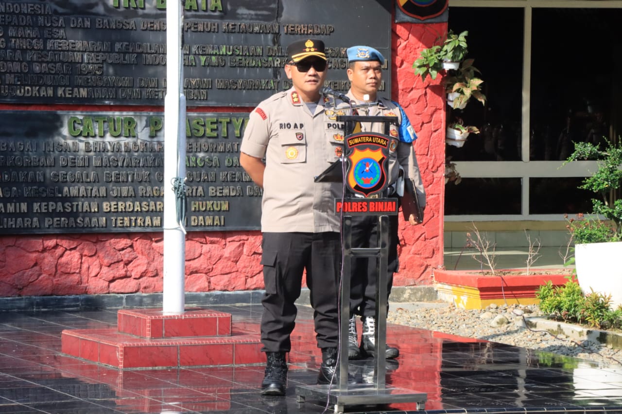 KAPOLRES BINJAI MEMBERIKAN ARAHAN TERHADAP PERSONIL POLRES BINJAI DAN POLSEK JAJARAN SAAT APEL PAGI