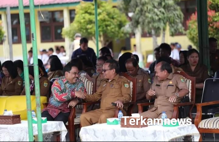 Bupati Melalui Sekda Pakpak Bharat Menyampaikan Bahwa Pihaknya Akan Terus Mendukung SMP N1 Salak Sebagai Pelaksana Sekolah Rujukan Google