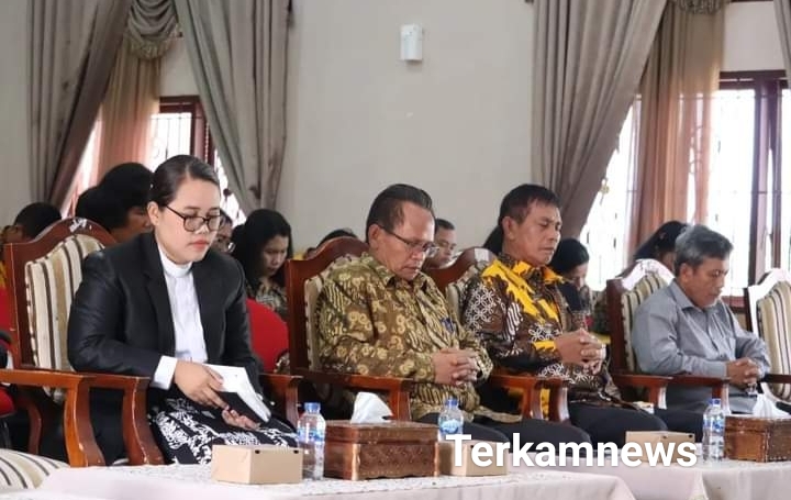 Thema Ibadah Umum Pemkab Pakpak Bharat Hari Ini “Memiliki Kerendahan Hati dan Menjadi Teladan Dalam Berkarya