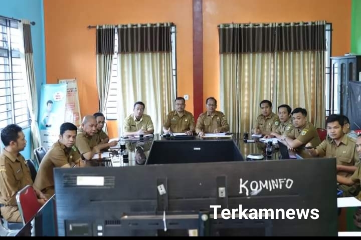 Sekda Pakpak Bharat Bersama Kadis Kominfon Mengikuti Pelaksanaan Evaluasi Sistim Pemerintahan Elektronik