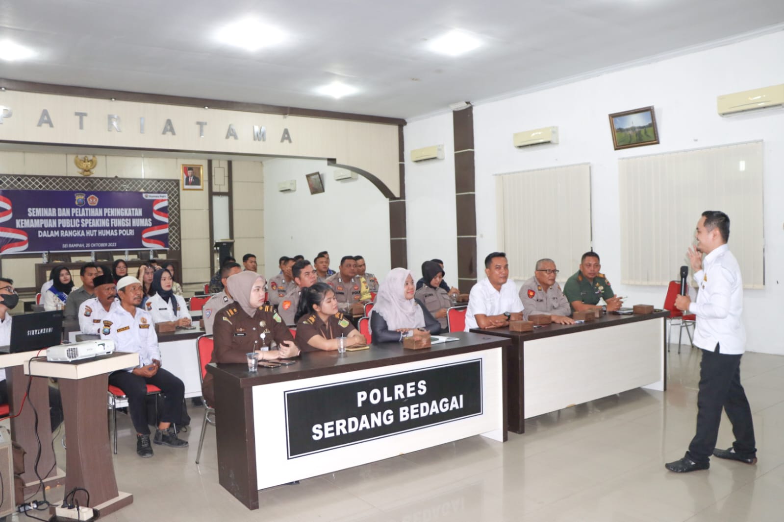 Perdana digelar Seminar Public Speaking oleh Polres Sergai
