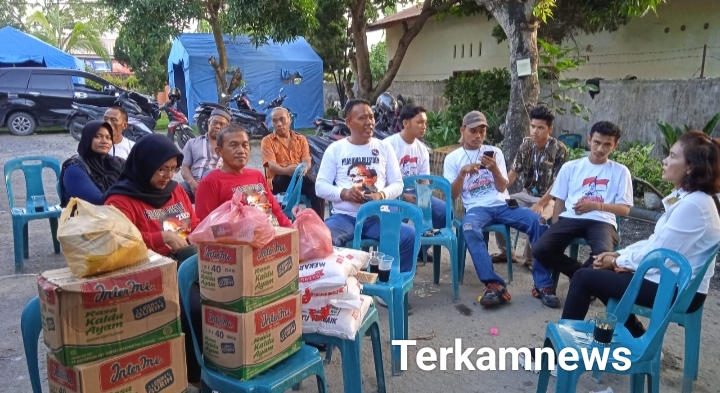 Peduli Korban Kebakaran, Prabowo Mania 08 Deli Serdang Berbagi di Lokasi Pengungsian