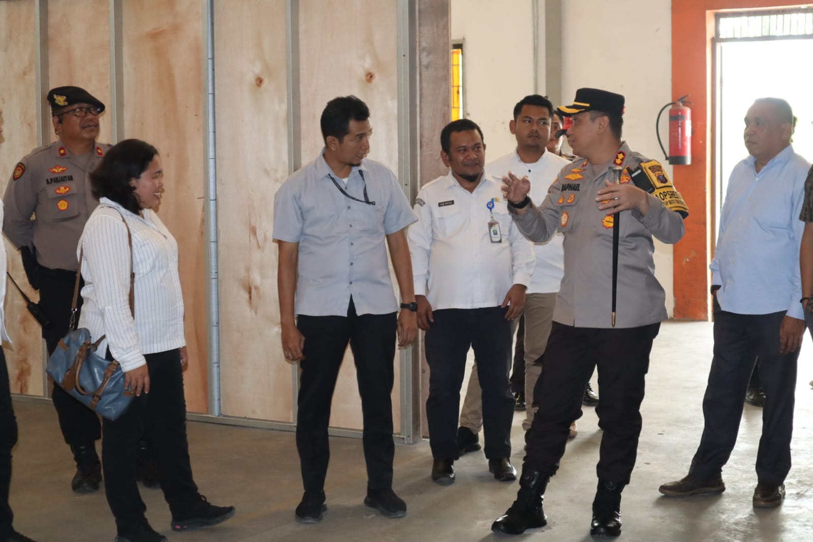 Kapolresta Deli Serdang Meninjau Dan Cek Gudang Logistik KPU