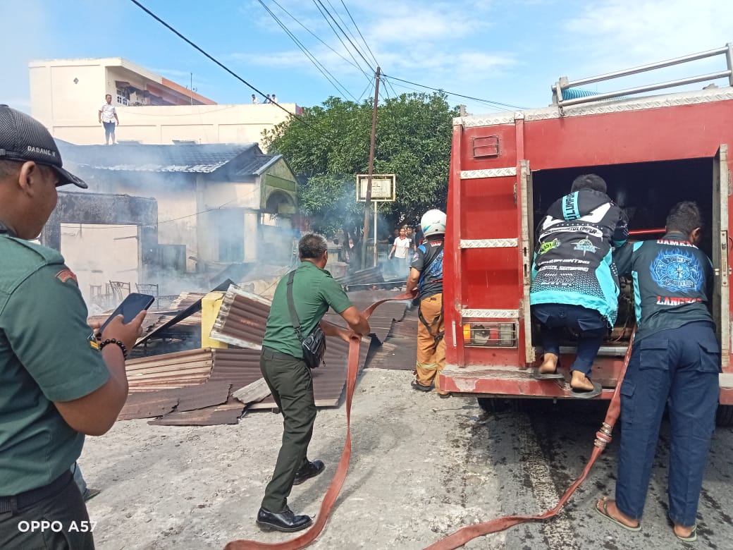 Polsek Kuala Cek dan amankan lokasi kebakaran Rumah Milik Sudarno