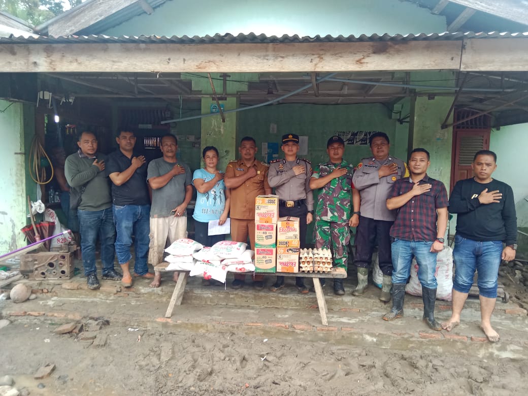 Banjir Bandang Melanda Warga Salapian Langkat Dan Merusak Rumah Warga