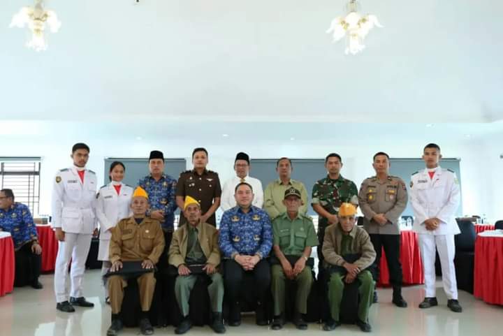 Memperingati Hari Pahlawan Tahun 2023 Bupati Pakpak Bharat Mengundang Para Veteran dan Pejuang Kemerdekaan