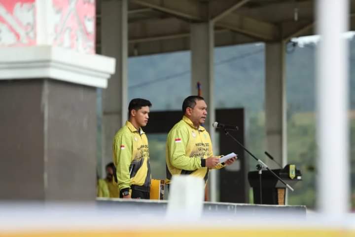 Bupati Memimpin Upacara Hari Olah Raga Nasional Tingkat Kabupaten Pakpak Bharat Tahun 2023 di Lapangan Napasengkut Salak