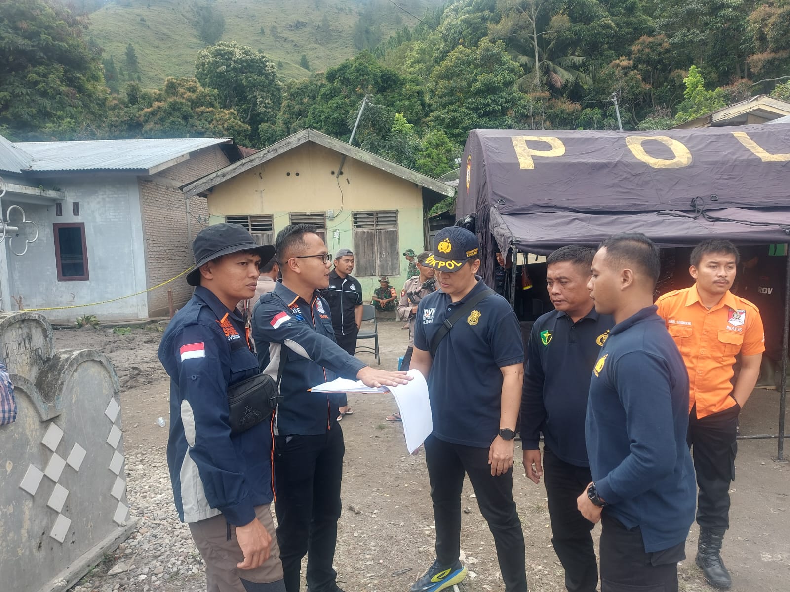 Polda Sumut Dirikan Posko DVI Identifikasi Korban Longsor di Humbahas