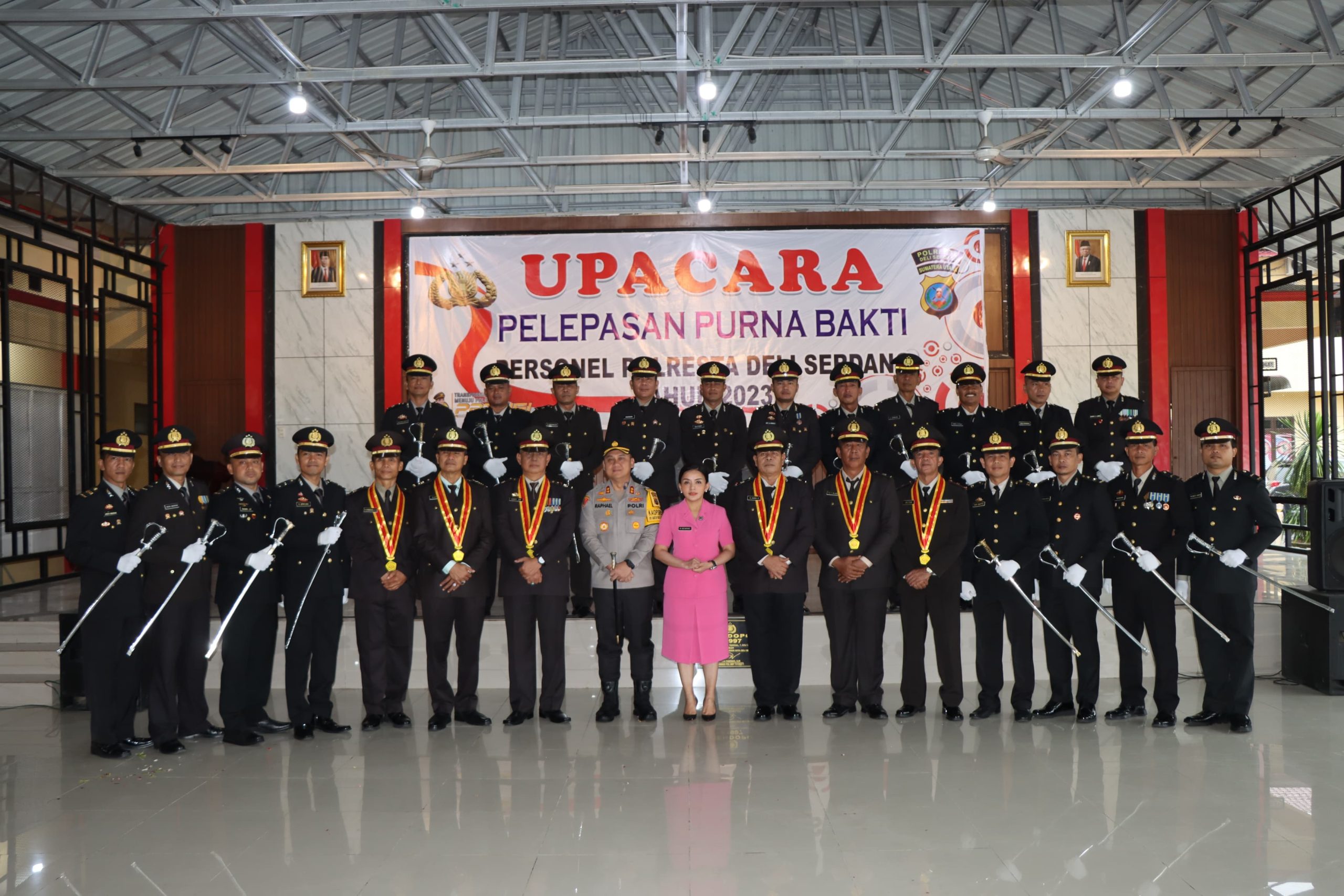 Kapolresta Deli Serdang Pimpin Upacara Purna Bakti