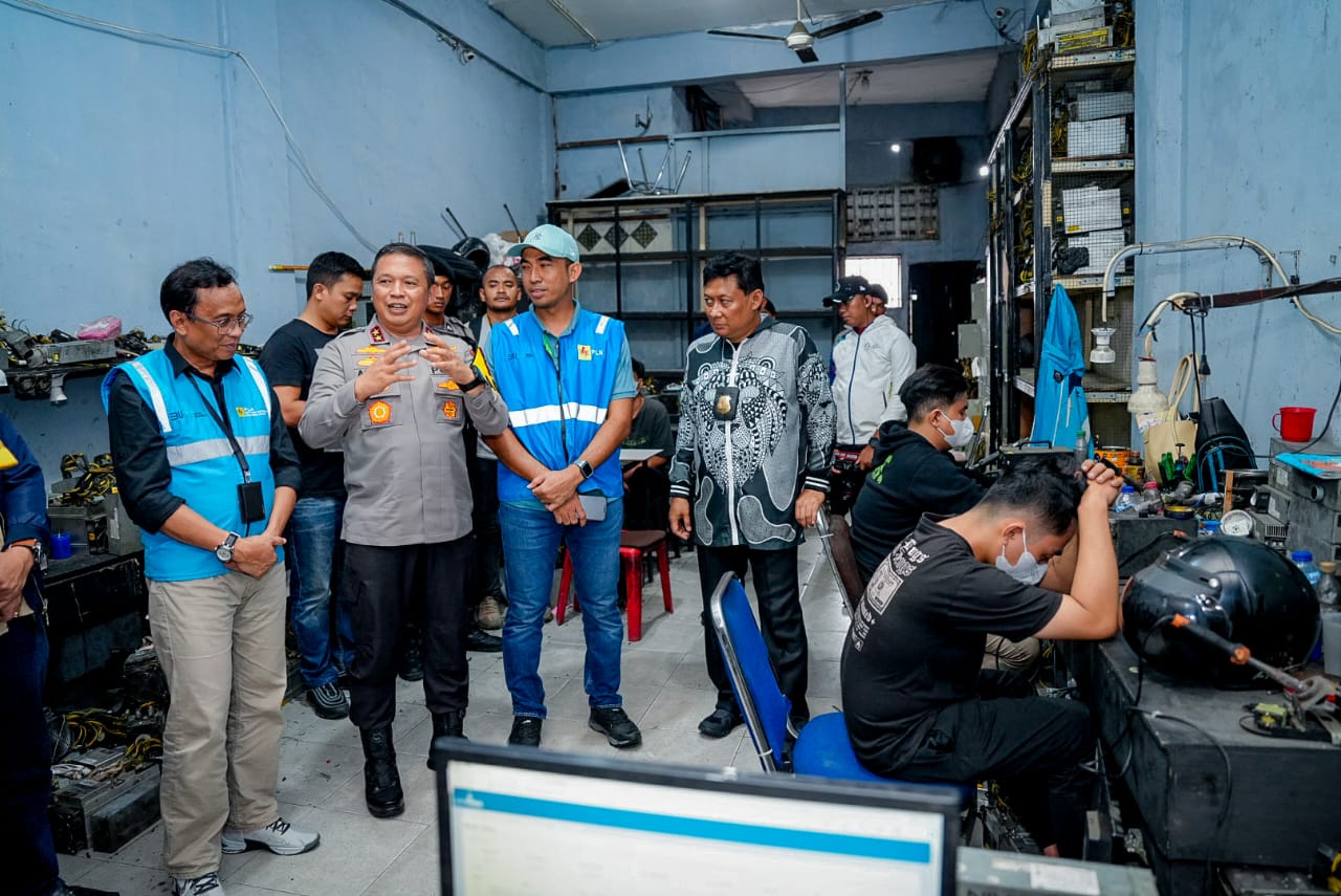 Polda Sumut Bongkar Tempat Tambang Bitcoin Mencuri Arus Listrik yang Merugikan Negara Rp14,4 Miliar