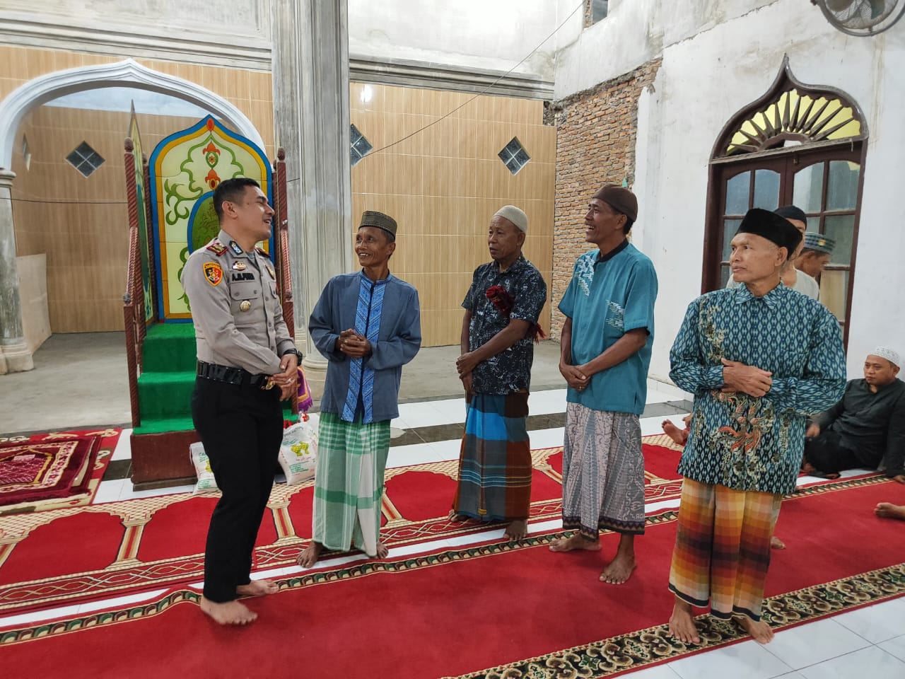 Pendekatan Kapolsek Kotarih, Shalat Subuh Berkah Pastikan Kamtibmas Kondusif