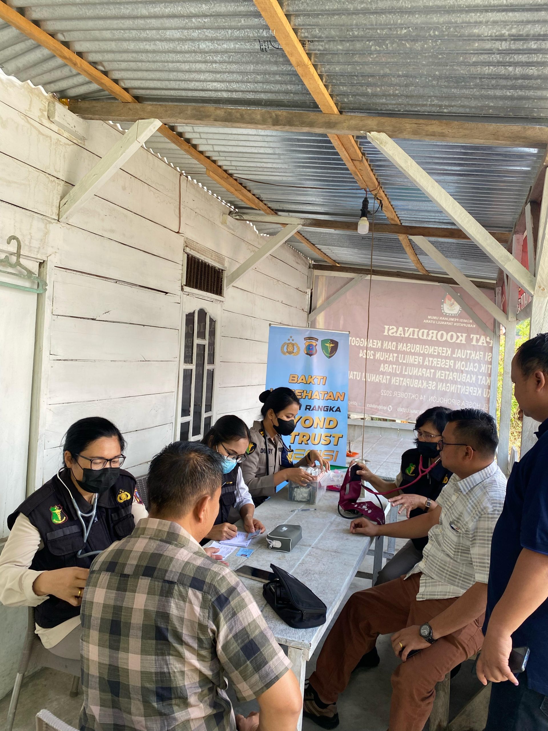 Siapkan fisik Prima, Polisi Berikan Pemeriksaan Kesehatan Kepada Petugas Pengamanan Pemilu