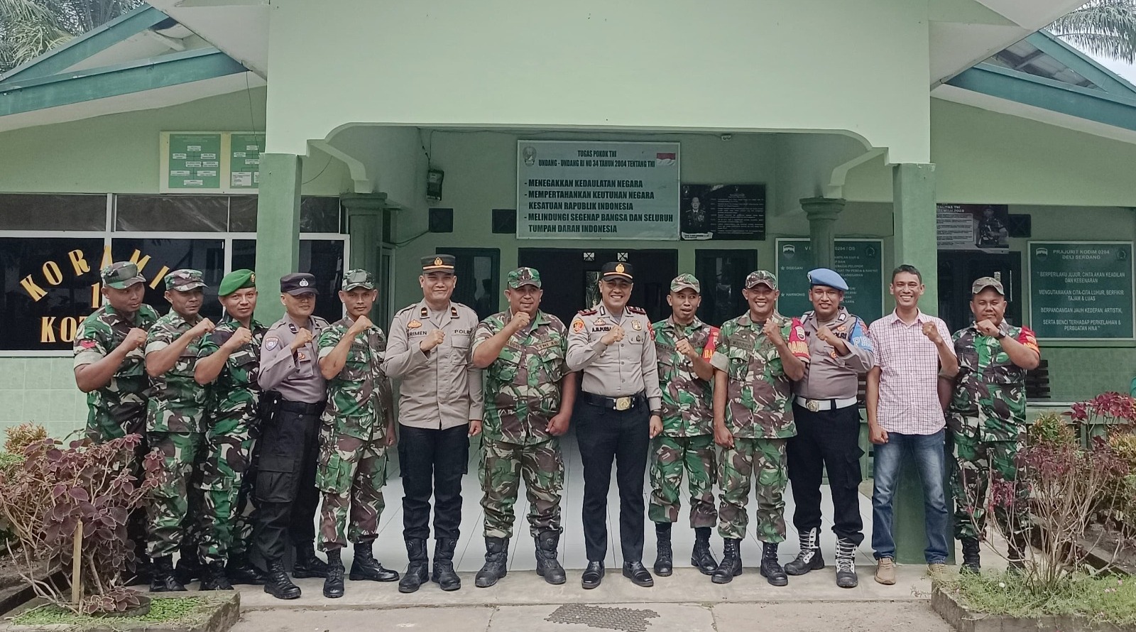 Sinergitas TNI-Polri Bersama Masyarakat Pastikan Stabilitas dan Keamanan Negara