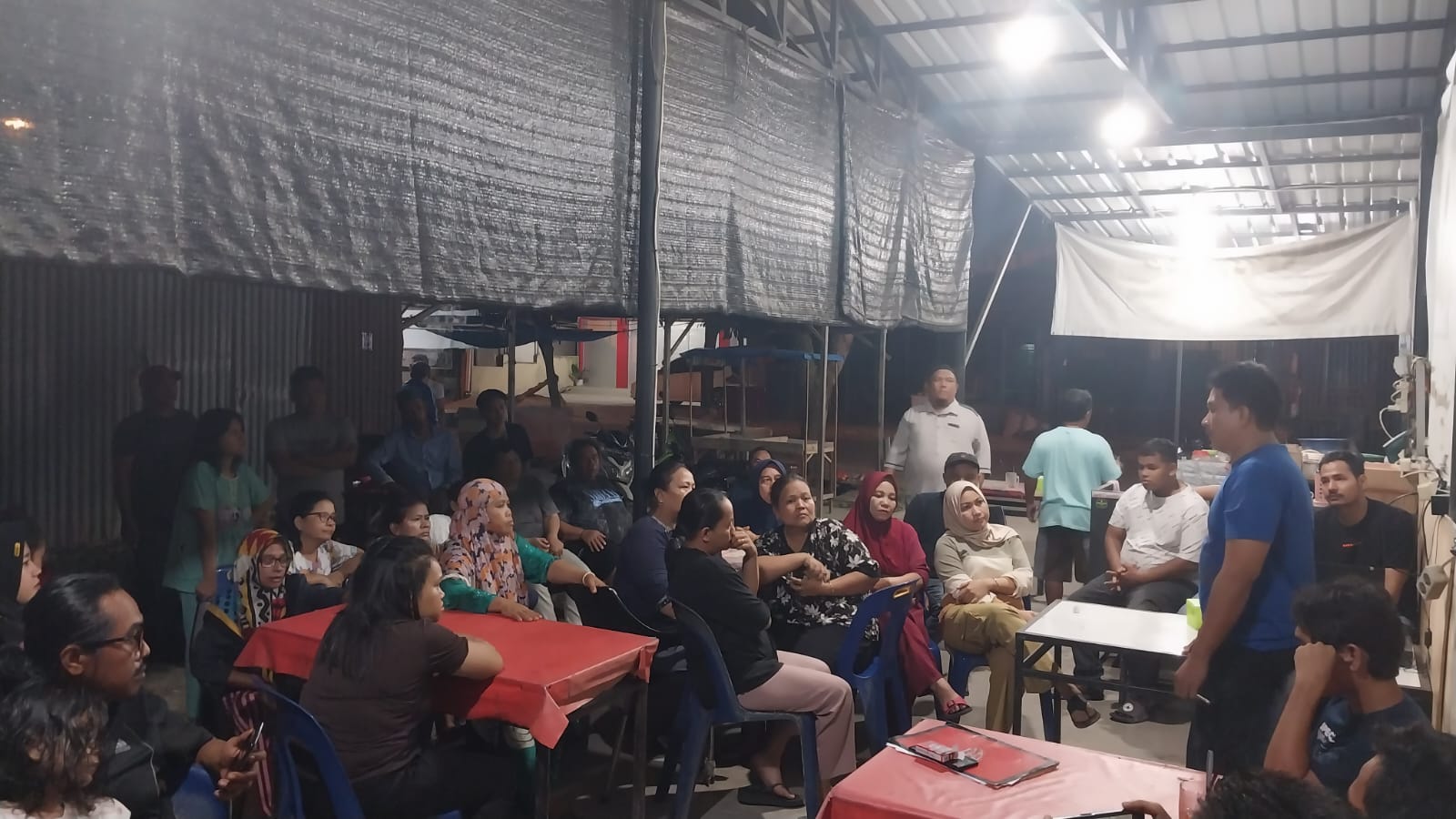 Jalan Tutup Total, Pembangunan Floodway di Asoka Rugikan Warga dan Pedagang