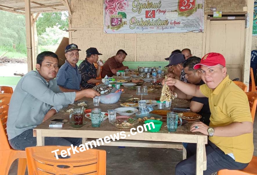 SELAMAT MANULANG, S.PD.I KETUA KOPERASI KONSUMEN PEGAWAI REPUBLIK INDONESIA BERSERTA PENGURUS MENGGELAR SYUKURAN MAKAN BERSAMA MENYAMBUT BULAN SUCI RAMADHAN