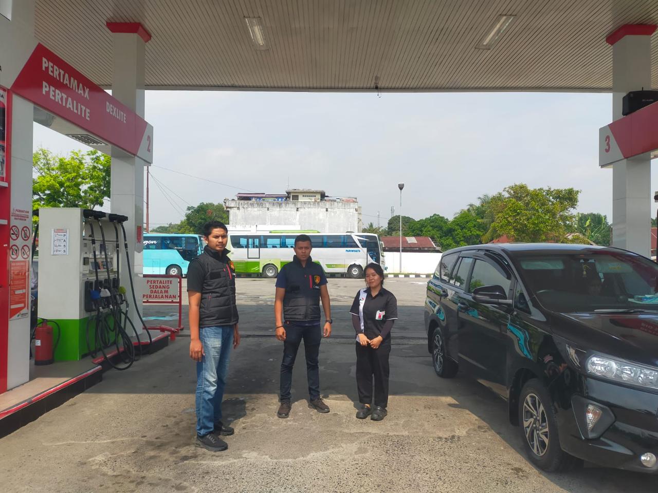 Unit Ekonomi Sat Reskrim Polres Langkat Cek dan Monitor Di SPBU Untuk Antisipasi Kecurangan Pengisian BBM Jelang Lebaran