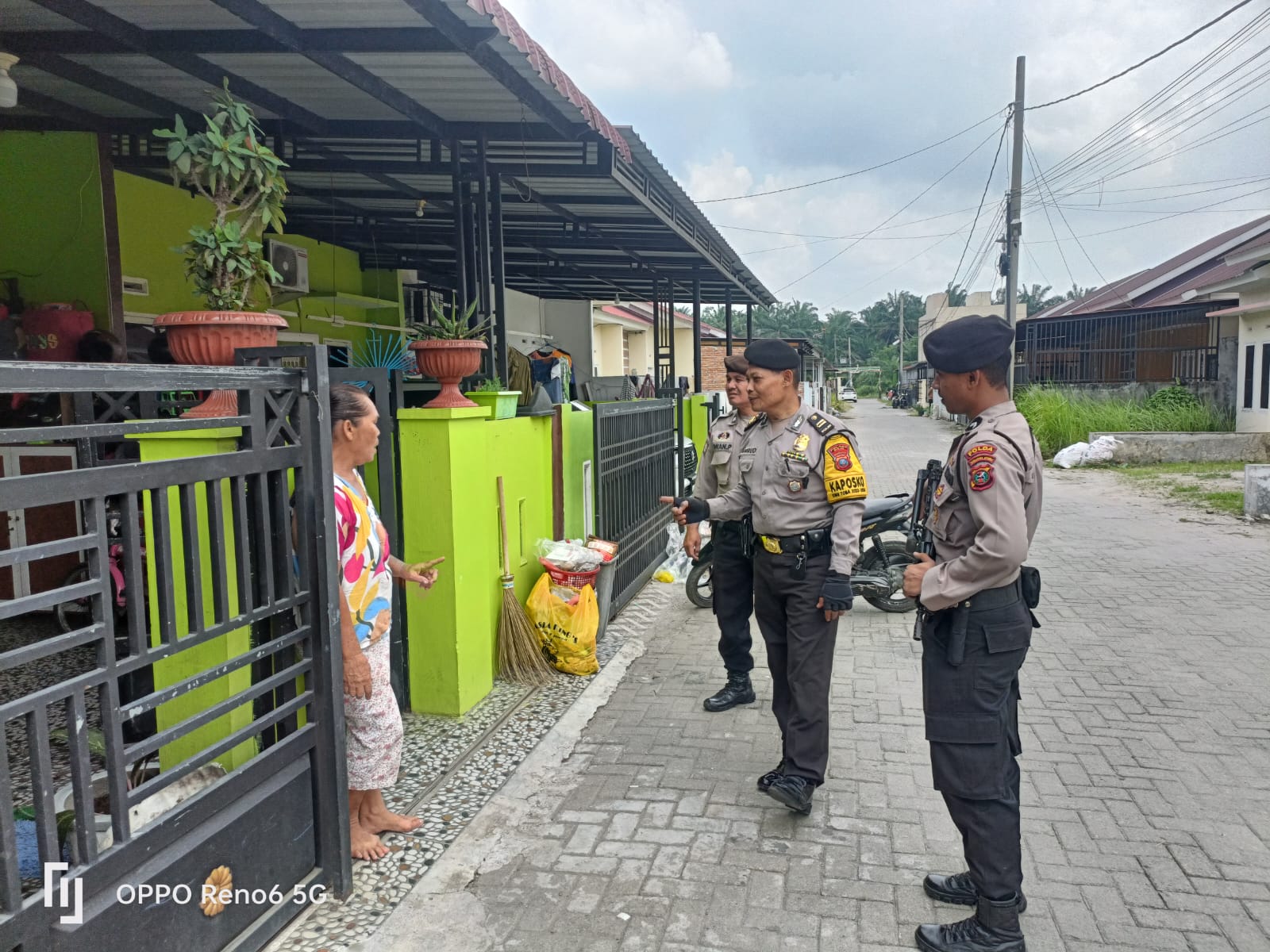 POLRES BINJAI MELAKSANAKAN PATROLI KE RUMAH KOSONG DITINGGAL MUDIK SAAT IDUL FITRI 1445H