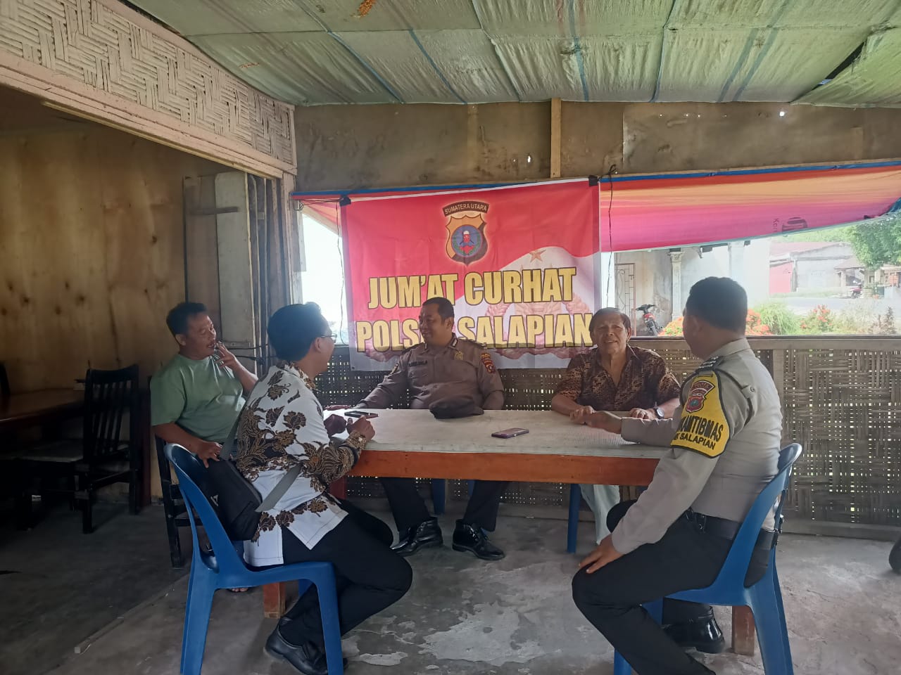 Program Jumat Curhat, Polsek Salapian Polres Langkat Dengar Keluhan Masyarakat Desa