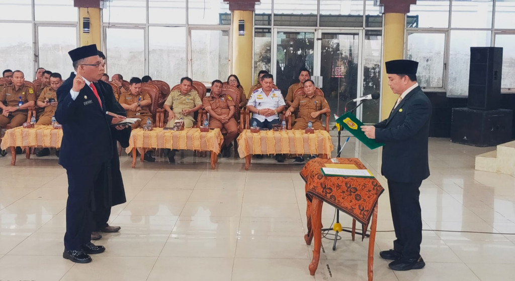 Pj Bupati Lantik Jonny Hutasoit Menjadi Pj Sekda Dairi