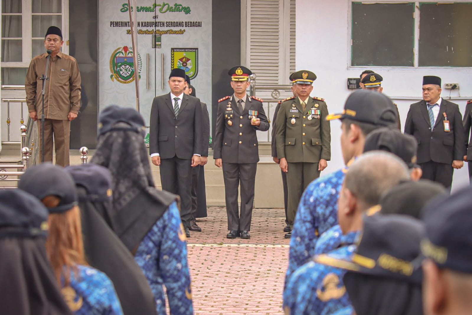 Kapolres AKBP Oxy Pratesta SIK, Menghadiri Upacara Bendera Peringatan Harkitnas dengan Semangat “Bangkit Untuk Indonesia Emas”