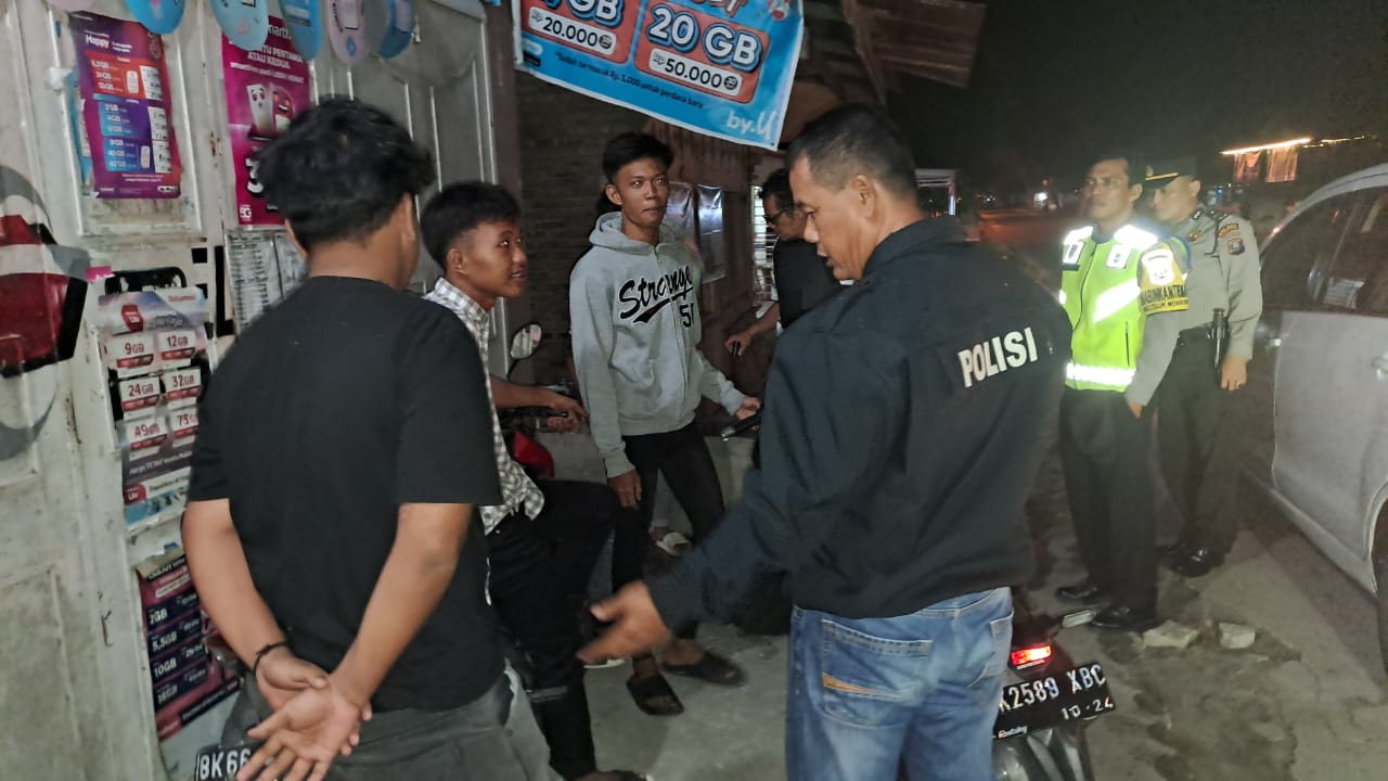 Untuk Memberikan Rasa Aman Kepada Masyarakat Polsek Teluk Mengkudu Melakukan Patroli Rutin Mengantisipasi Genk Motor, Curas, Curat Dan Curanmor.