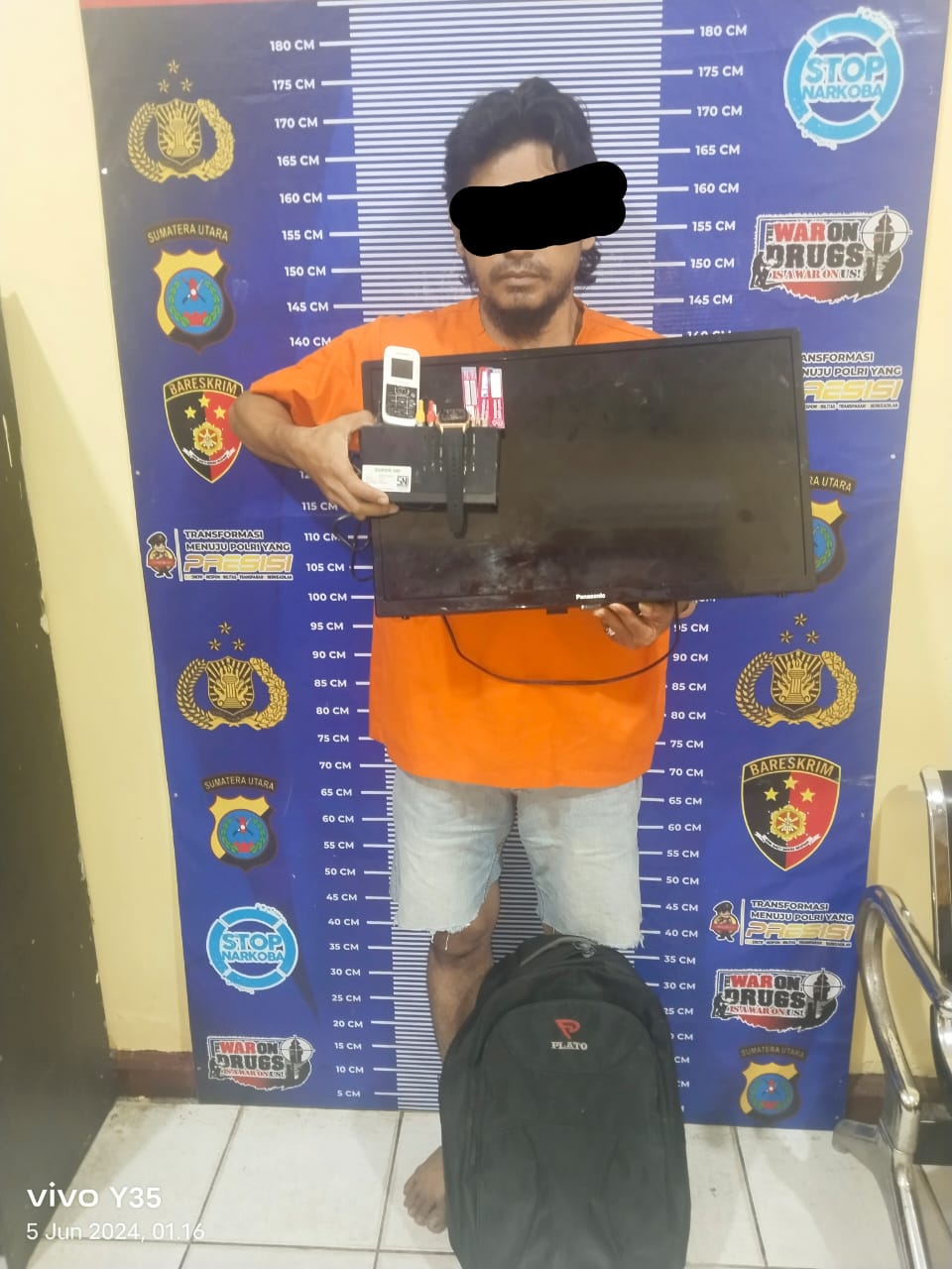 BARANG BERHARGA DIGONDOL MALING PELAKU DICIDUK POLSEK TELUK MENGKUDU SEDANG ASIK DUDUK  DI JEMBATAN