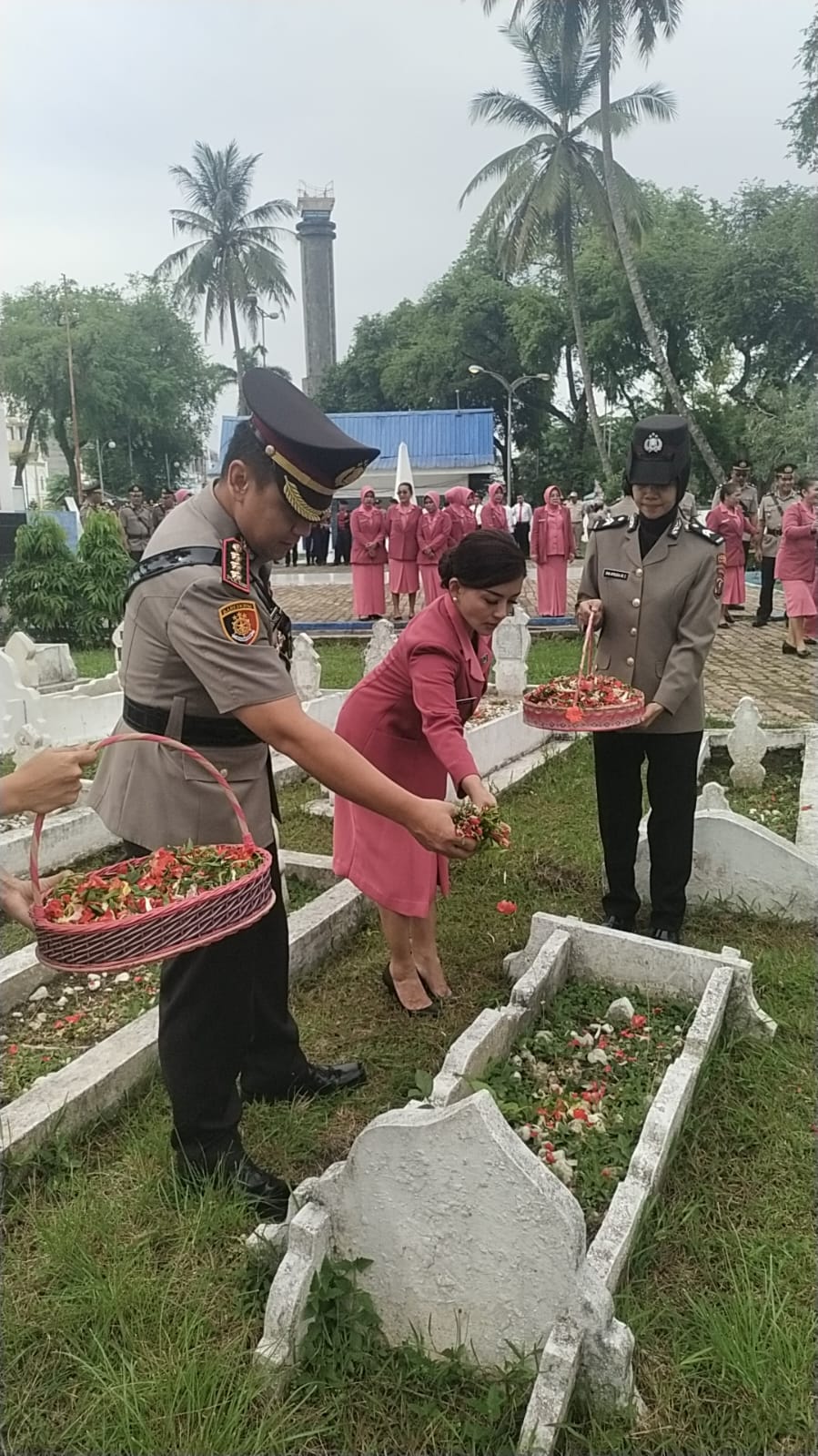 Jelang HUT Bhayangkara Ke 78, Polresta Deli Serdang Laksanakan Upacara Dan Ziarah Rombongan di Makam Pahlawan
