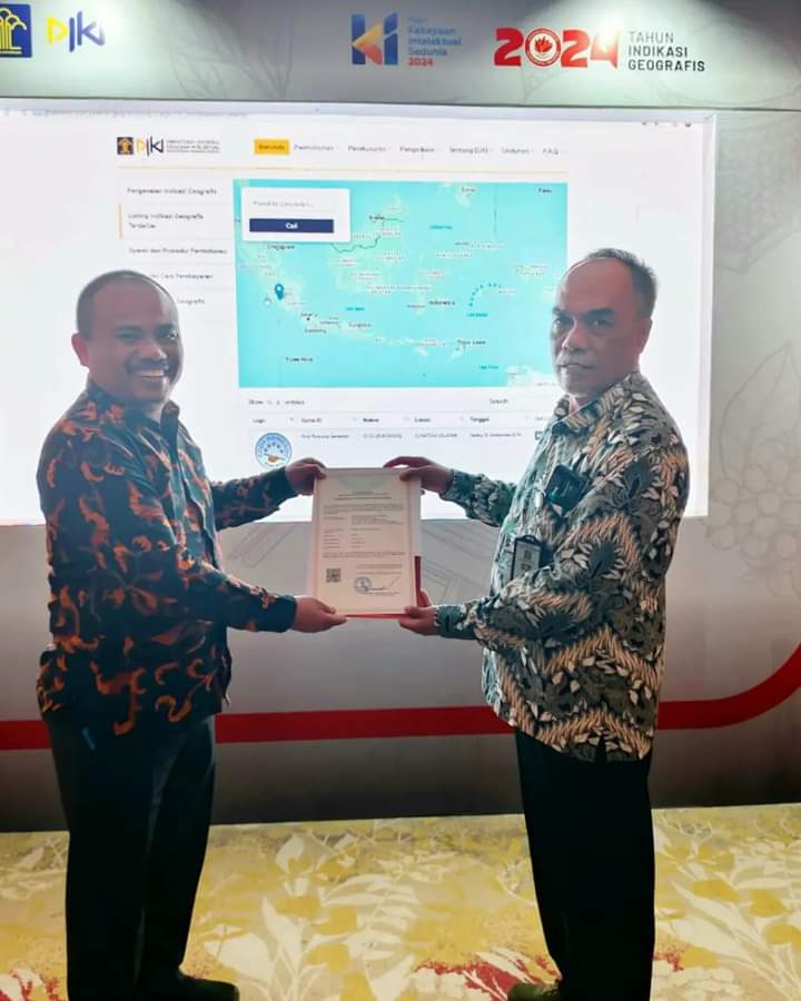 Kadis Ketahanan Pangan dan Pertanian Pakpak Bharat Terima Sertifikat Indikasi Geografis Gambir Sim-Sim Pakpak Bharat