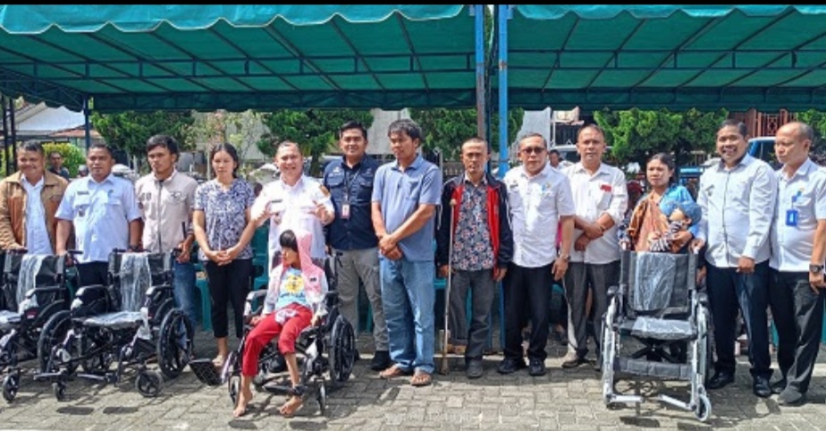 Pemkab Dairi Serahkan Bansos  Kemensos untuk Penyandang Disabilitas