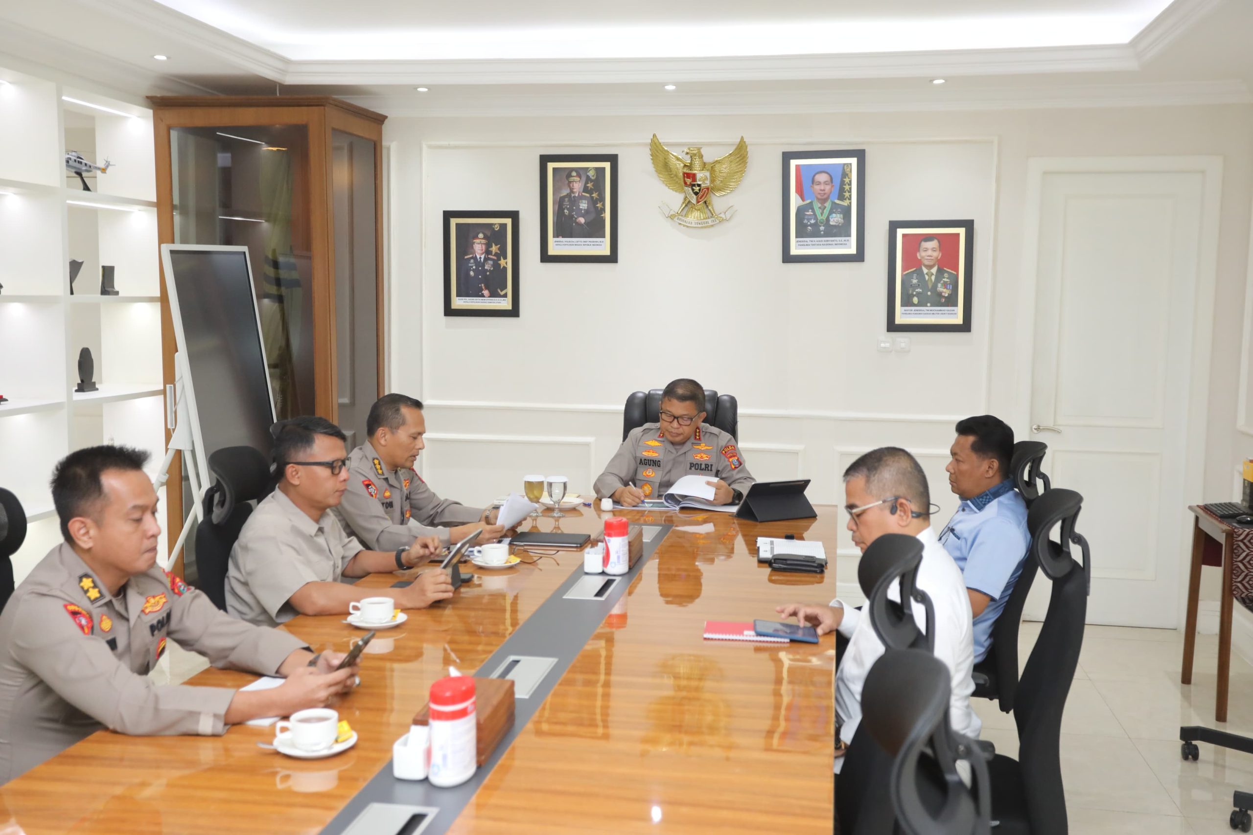 Menuju PON XXI Aceh-Sumut dan Pilkada Serentak, Kapolda Sumut Pimpin Rapat Strategis untuk Kesiapan Operasi Pekat Toba 2024