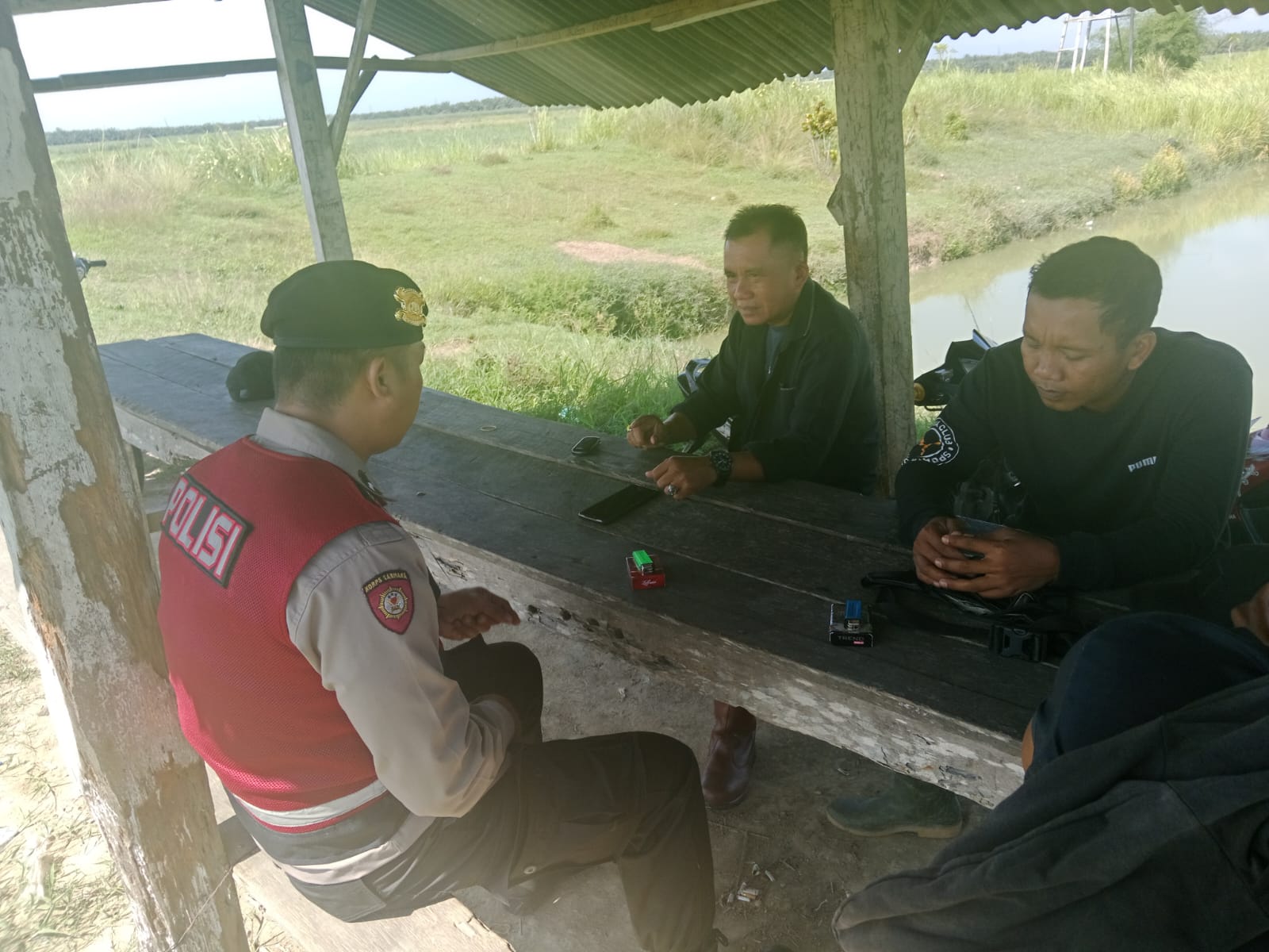 Cooling System Jelang Pilkada 2024, Personil Sat Samapta Polres Langkat Pesankan Masyarakat Hindari Berita Hoax