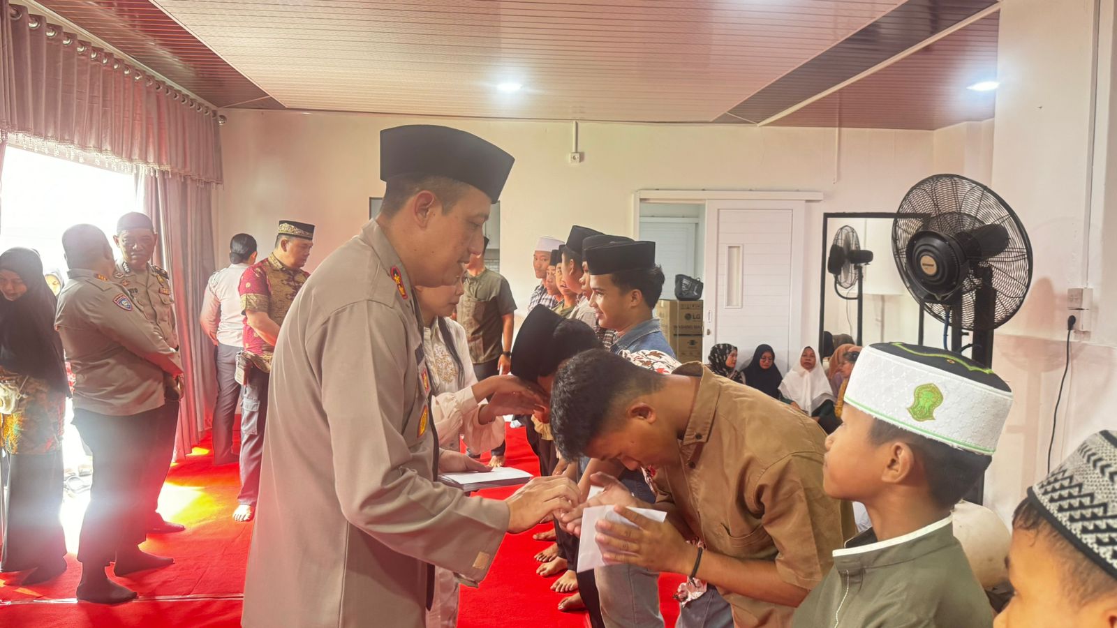 Kapolres Binjai Beserta Keluarga Doa Bersama Memasuki Rumah Dinas