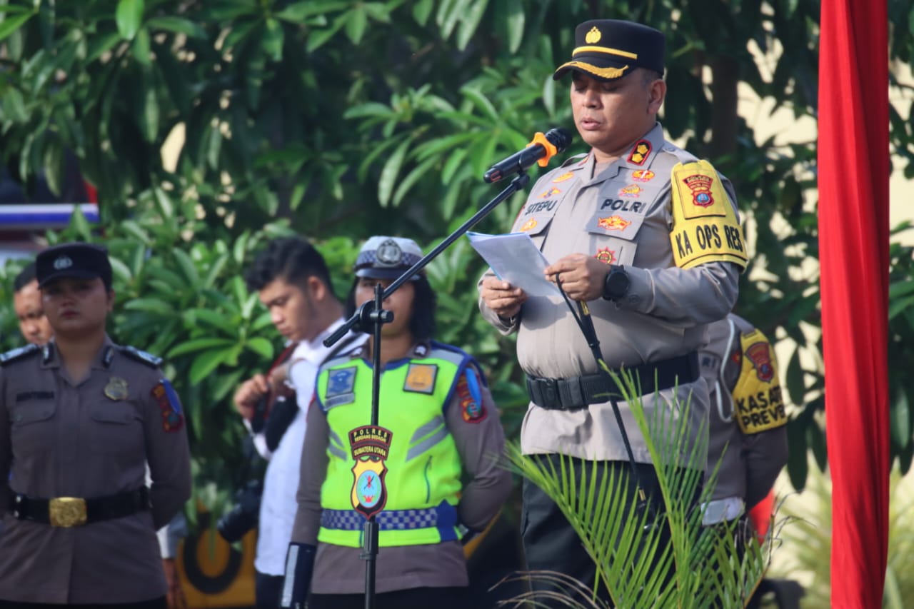 Kapolres Serdang Bedagai Pimpin Apel Gelar Pasukan Ops Patuh Toba dengan tema “Tertib Berlalu Lintas Demi Terwujudnya Indonesia Emas