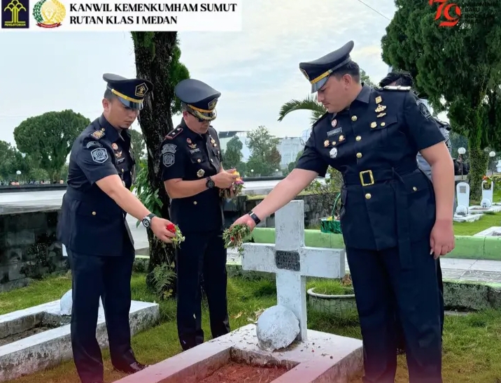 Peringati Hari Pengayoman Ke-79 Rutan Kelas I Medan Kumham Sumut Laksanakan Giat Ziarah Dan Tabur Bunga di Taman Makam Pahlawan