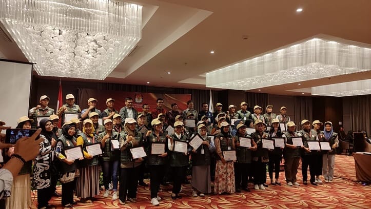 KPU Dairi Ikuti Bimbingan Teknis Penyusunan dan Analisa kegandaan daftar pemilih sementara