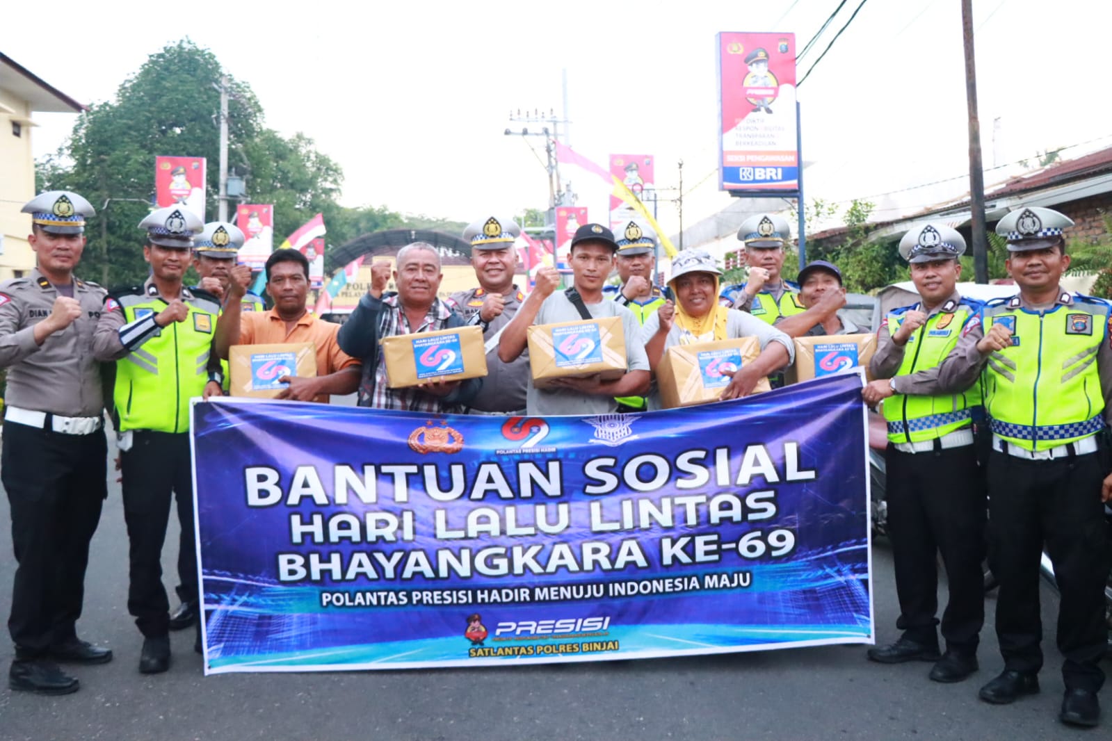 Menyambut Hari Jadi Lalu Lintas Ke-69, Sat Lantas Polres Binjai Berikan Bantuan Sosial Langsung Terhadap Masyarakat