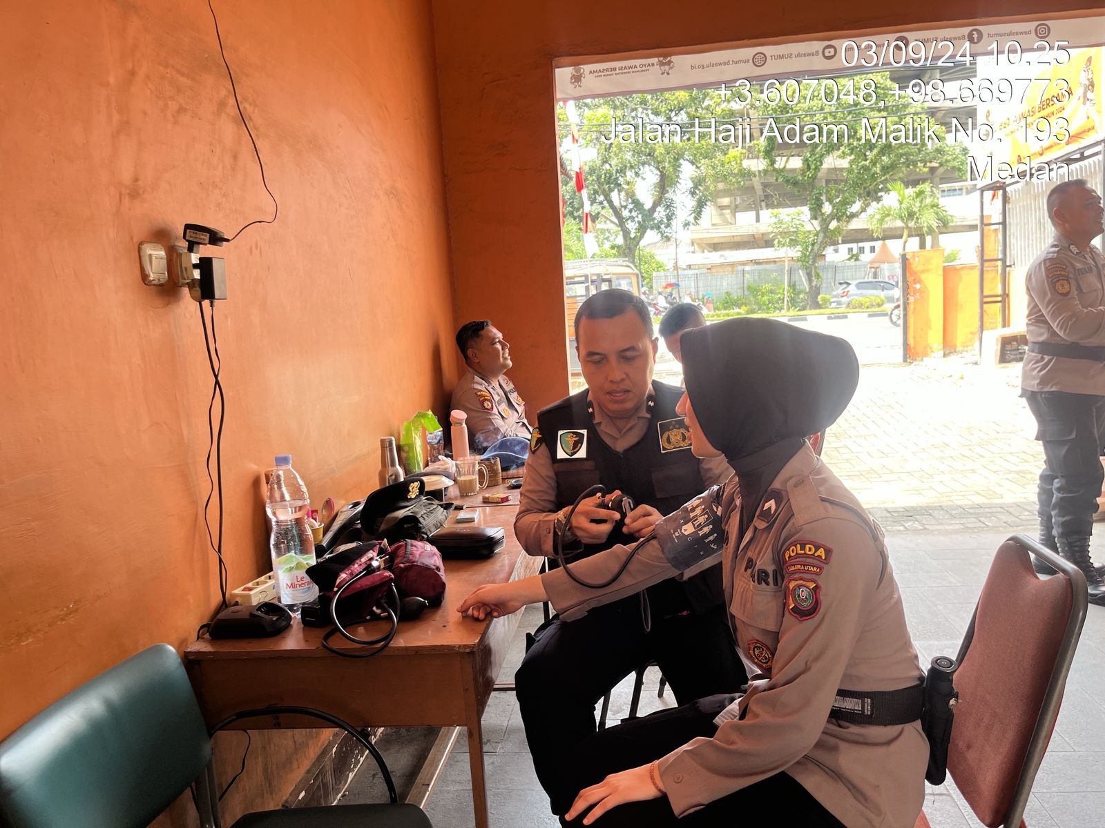 Pemeriksaan Kesehatan Personil OMP Toba: Pastikan Pengamanan Pilkada 2024 Optimal