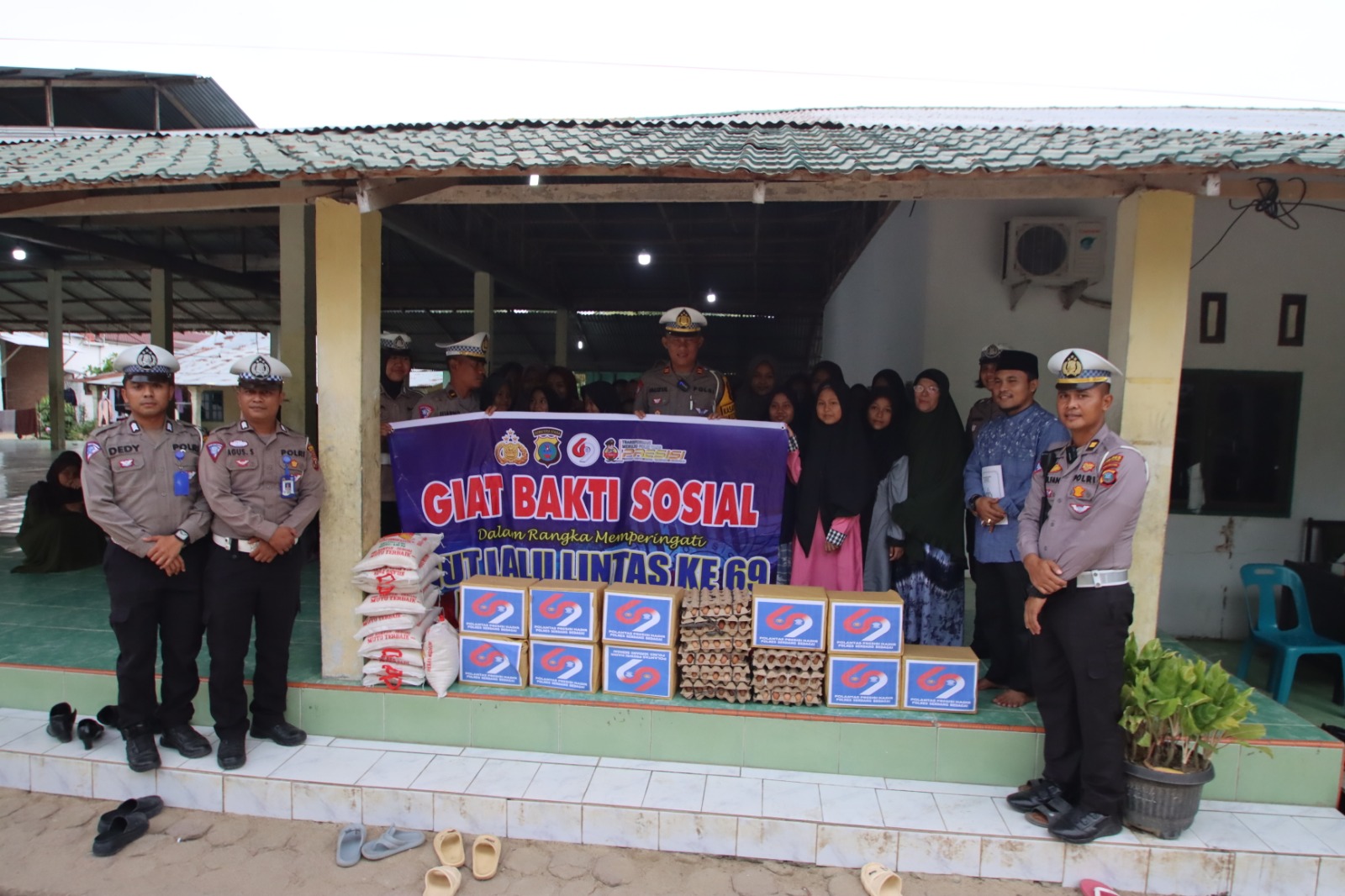 Satlantas Polres Sergai Melaksanakan Giat Baksos, Berikan Bantuan Sembako