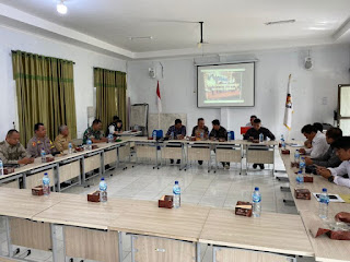 KPU Pakpak Bharat Adakan Rapat Koordinasi Tahapan Pendaftaran pasangan Calon Bupati dan Wakil Bupati di Balai Diklat Desa Cikaok