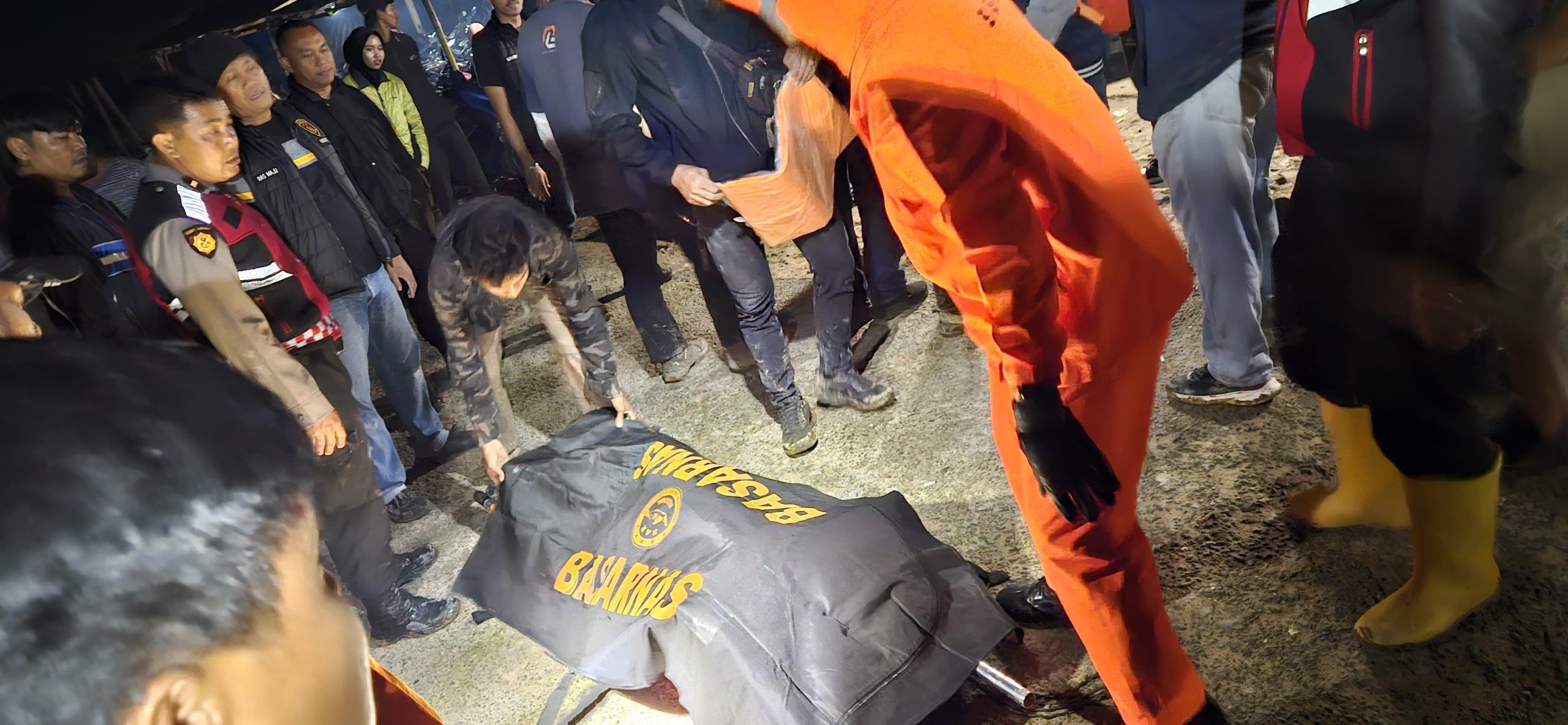 Naas, Seorang Mahasiswa Jatuh ke Jurang di Gunung Sibayak, Tim SAR Gabungan Lakukan Evakuasi.