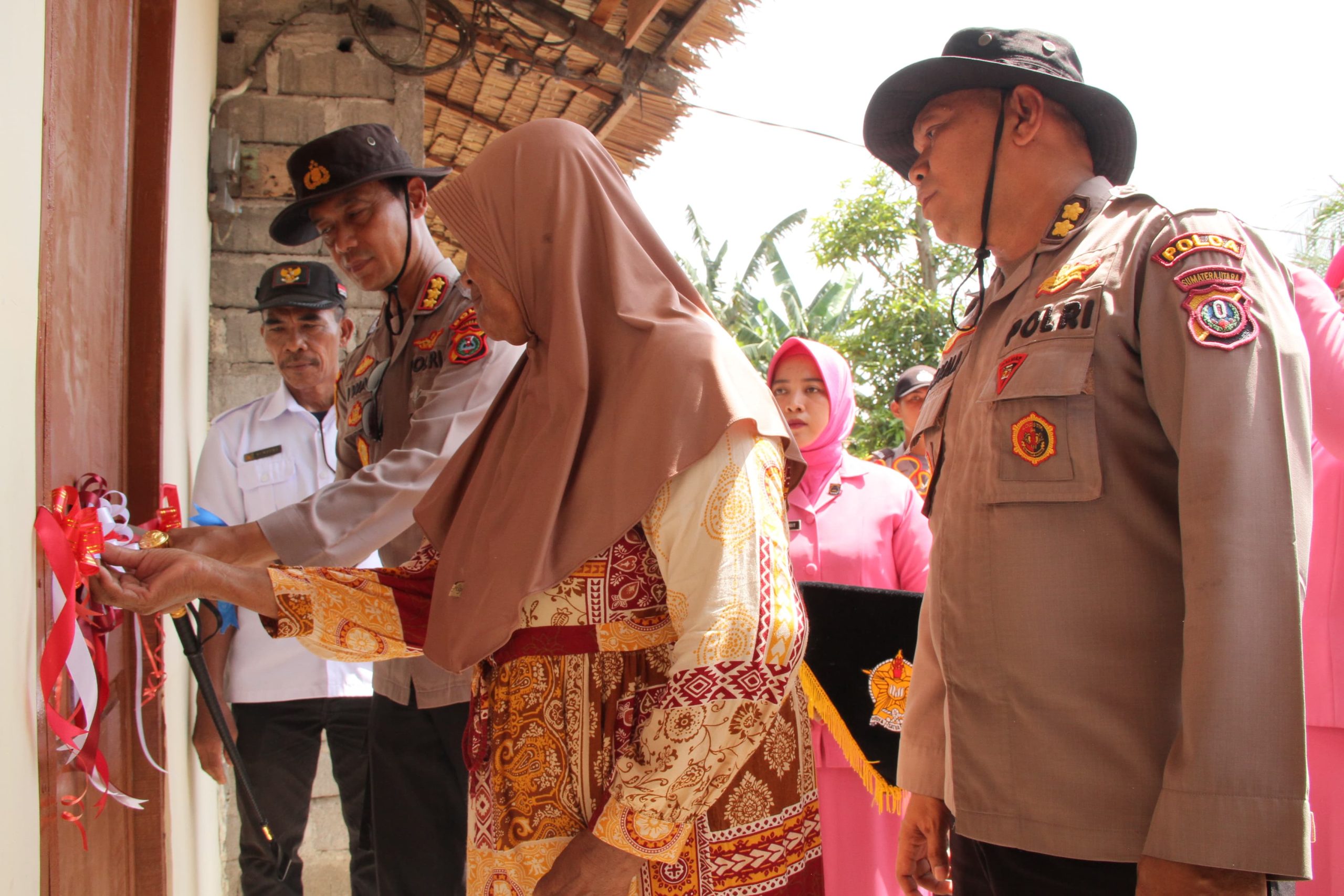 Siswa SPN Hinai Polda Sumut, Bedah Rumah Orang Tua Hidup Sebatang Kara