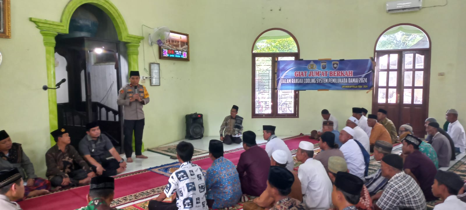 Cooling System Jumat Curhat, Wakapolda Sumut Sambangi Jamaah Masjid Nurul Huda